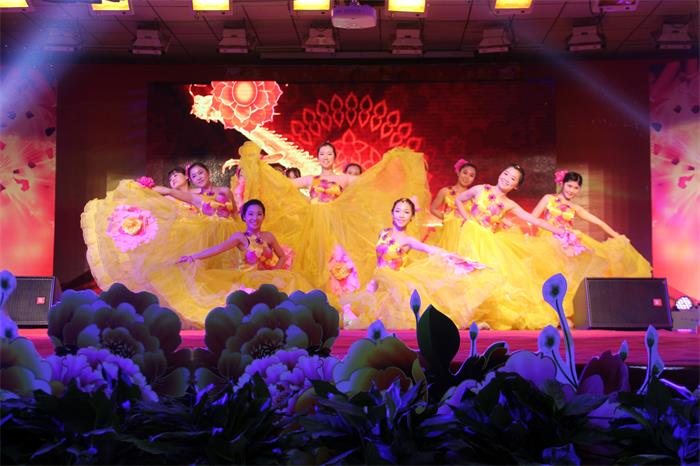 开场舞《中国美》.JPG